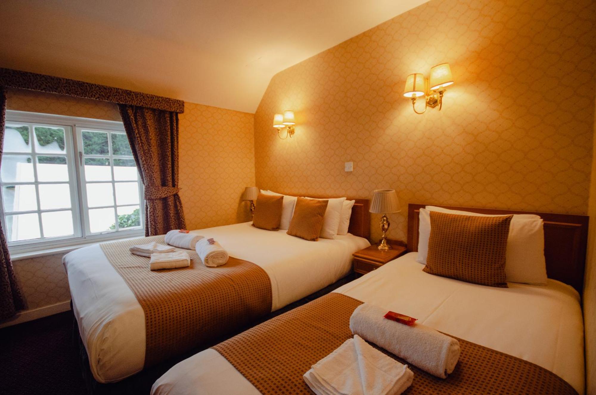 Howfield Manor Hotel Кэнтербари Экстерьер фото