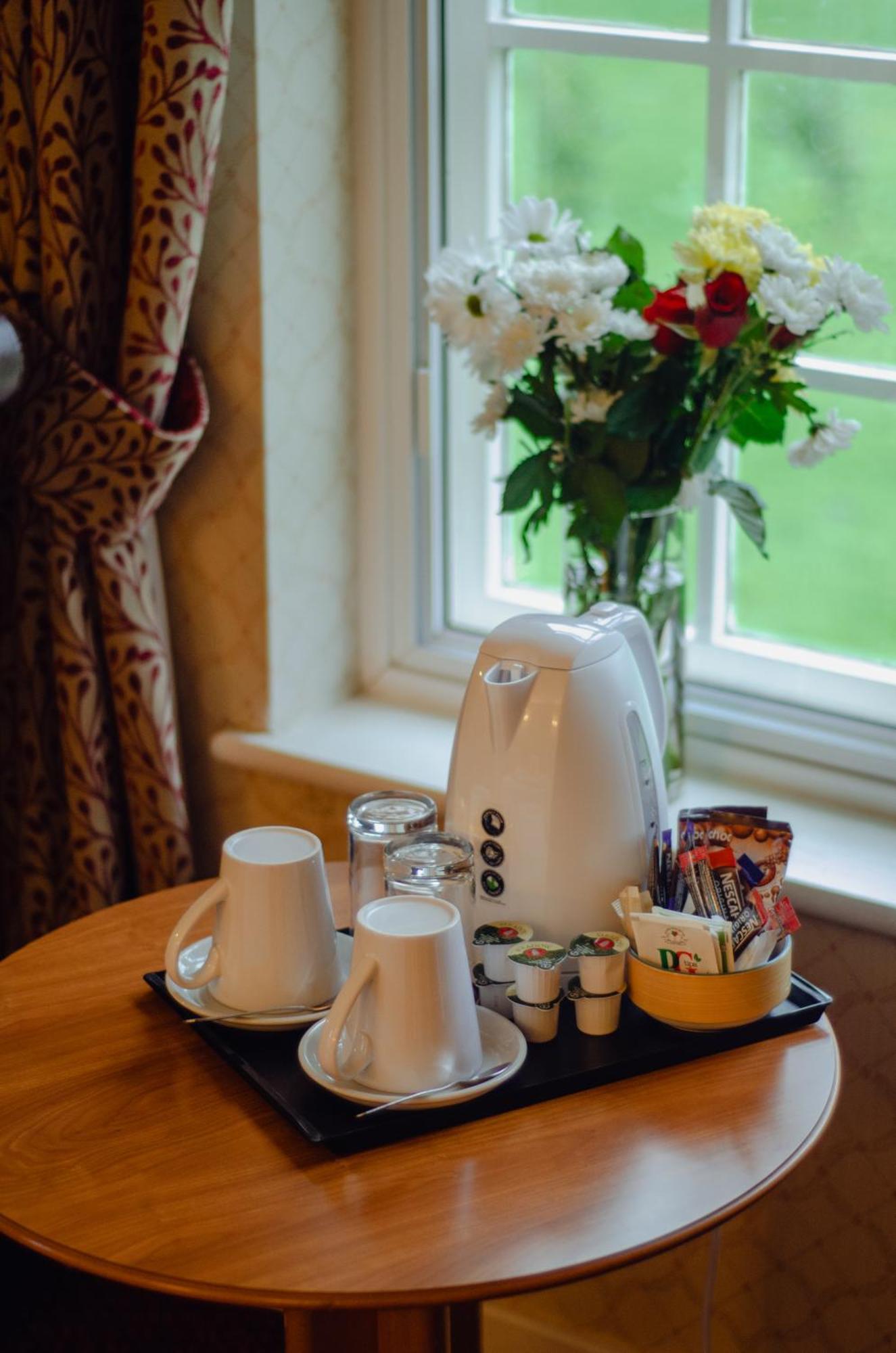 Howfield Manor Hotel Кэнтербари Экстерьер фото