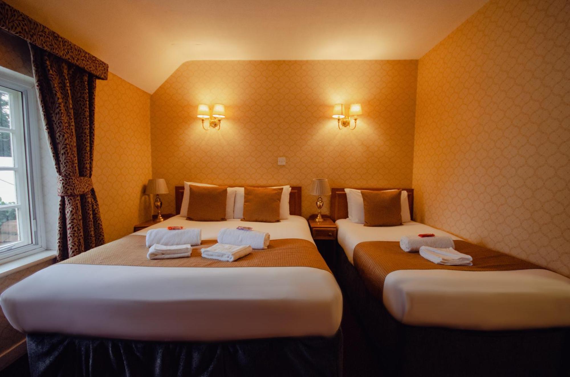 Howfield Manor Hotel Кэнтербари Экстерьер фото