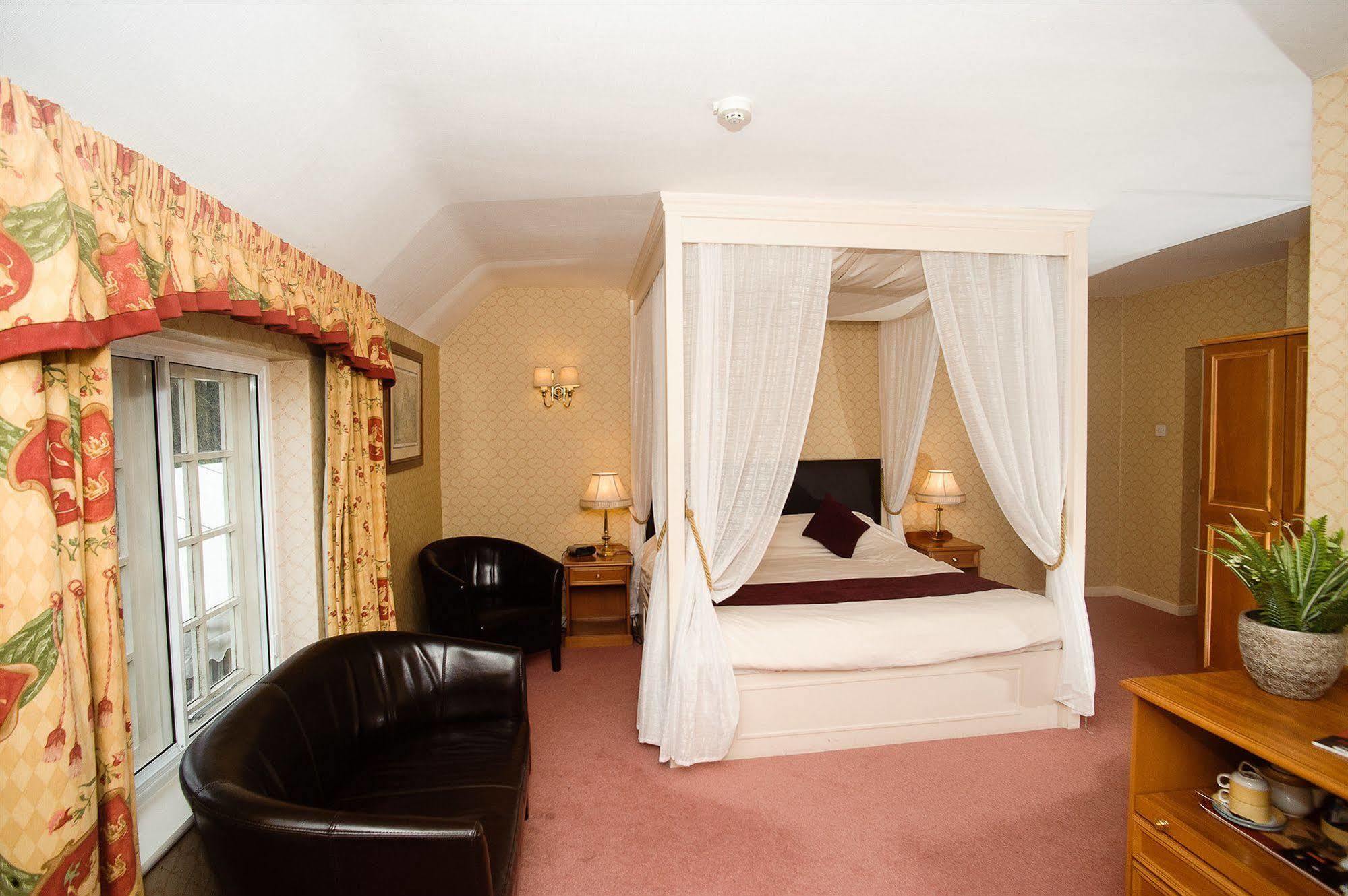 Howfield Manor Hotel Кэнтербари Экстерьер фото