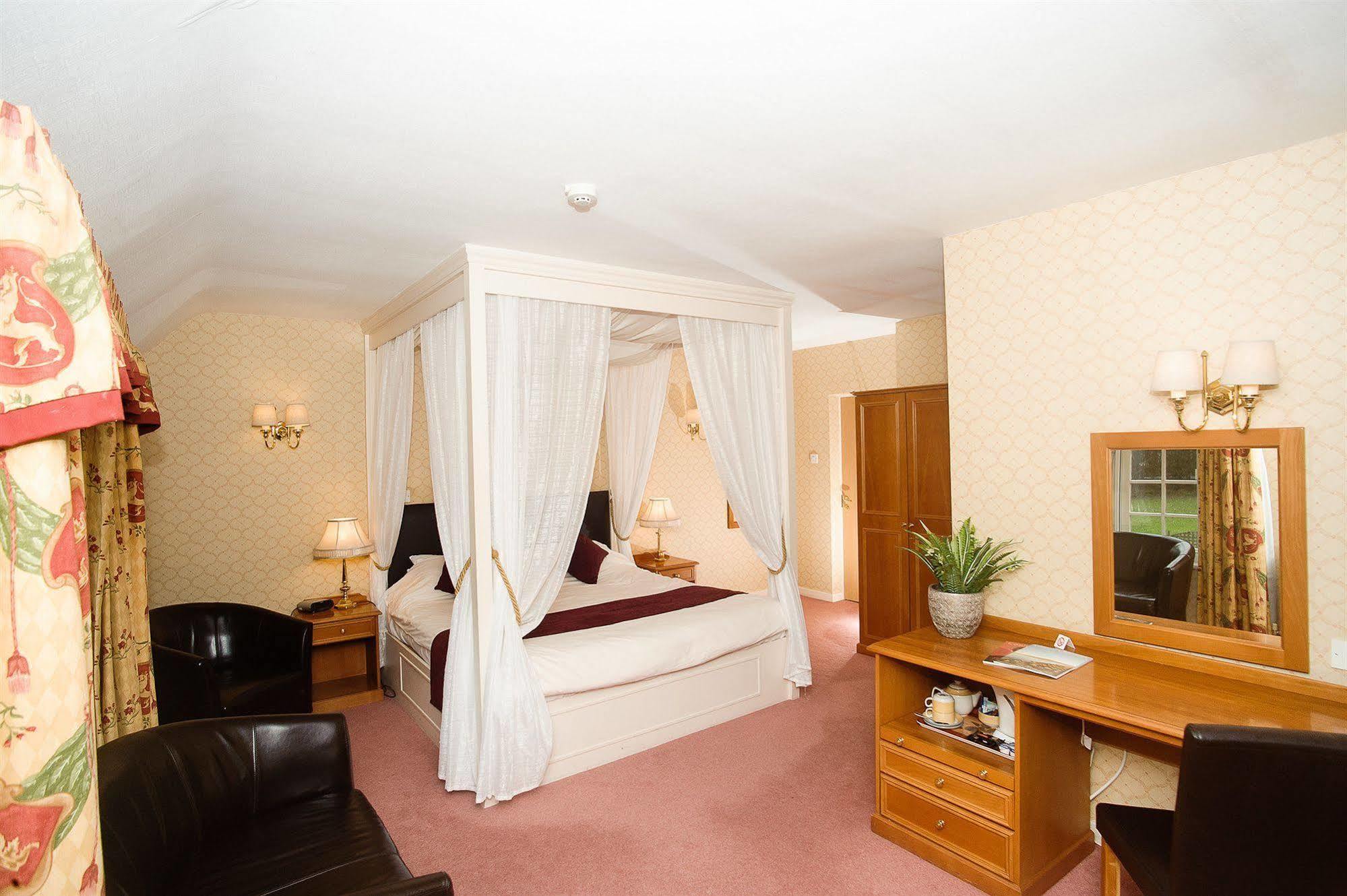 Howfield Manor Hotel Кэнтербари Экстерьер фото